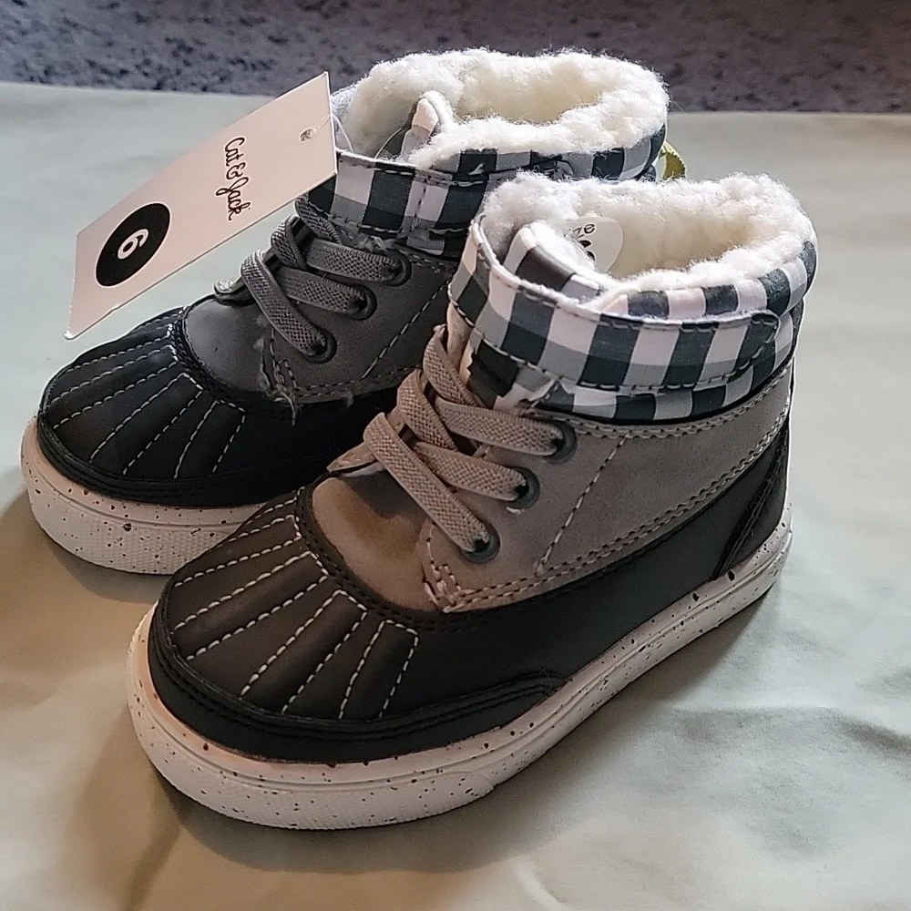 Cat & Jack little boys boots, size 6. NWT. Black and gray with a little green.